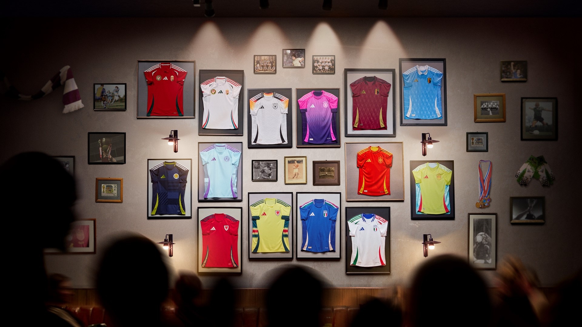 Đua nhau đổ tiền tài trợ áo đấu, adidas hay Nike lãi nhất tại Euro 2024? - 3 Đua nhau đổ tiền tài trợ áo đấu, adidas hay Nike lãi nhất tại Euro 2024? - 3