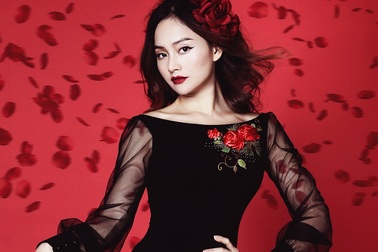 Lan Phương đẹp “ám ảnh” trong bộ ảnh áo dài Halloween