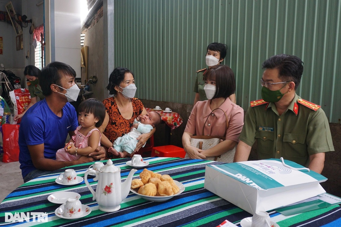 Hai bé mồ côi mẹ do Covid-19 được bạn đọc giúp đỡ hơn hai trăm triệu đồng - 2