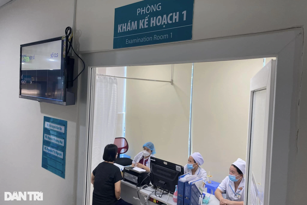 TPHCM: Bé 7 tuổi nghi bị cha xâm hại, hàng xóm đưa vào bệnh viện cầu cứu - 2 TPHCM: Bé 7 tuổi nghi bị cha xâm hại, hàng xóm đưa vào bệnh viện cầu cứu - 2