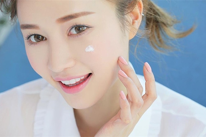 Thoa kem chống nắng vào bất kỳ ngày nào, mùa nào trong năm. Hãy coi đây là một bước làm đẹp không thể thiếu mỗi ngày.