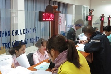 Số người đăng ký thất nghiệp tăng mạnh