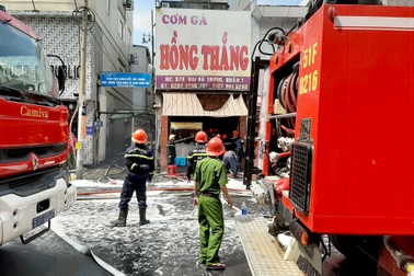 Cháy quán cơm gà ở trung tâm Sài Gòn, 4 người bị bỏng