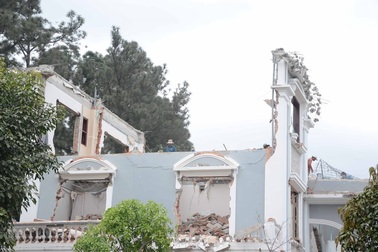 Đã tháo dỡ xong biệt thự trái phép trong rừng Hải Vân