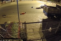 Nữ công nhân quét rác bị xe máy tông chấn thương sọ não