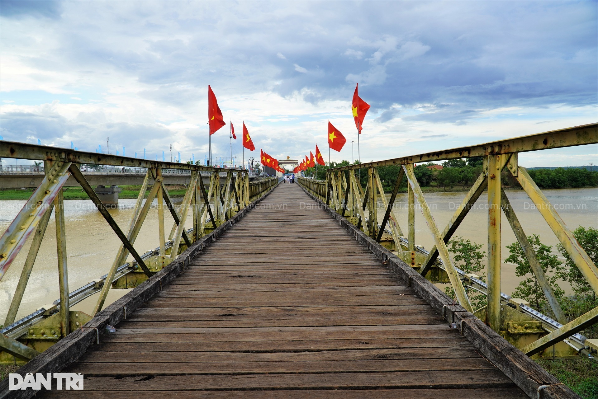 Những cuộc chiến đặc biệt bên cầu Hiền Lương sau Hiệp định Geneva - 5 Những cuộc chiến đặc biệt bên cầu Hiền Lương sau Hiệp định Geneva - 5