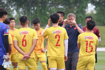 HLV Philippe Troussier loại 7 cầu thủ U22 Việt Nam trước ngày đi Campuchia