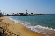 Bãi biển có tính phóng xạ cao, gây nguy cơ ung thư nhưng vẫn "đắt khách"