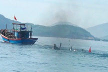 Cứu sống 12 thuyền viên tàu cá bị đâm chìm trên biển