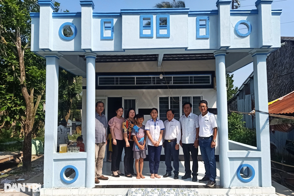 Hai chị em cả tuần chia nhau 1kg gạo có nhà mới đón Tết - 2