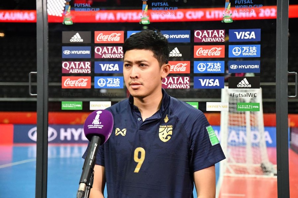 Thầy trò đội tuyển futsal Thái Lan đau đớn xin lỗi người hâm mộ - 2 Thầy trò đội tuyển futsal Thái Lan đau đớn xin lỗi người hâm mộ - 2