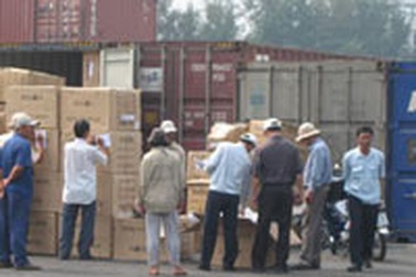 Phát hiện vụ buôn lậu hàng điện tử cực lớn  