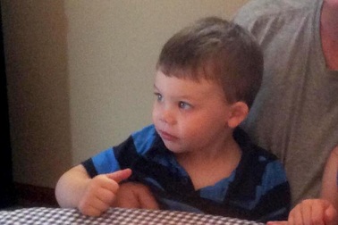 Tìm thấy thi thể bé trai bị cá sấu lôi xuống hồ ở Orlando