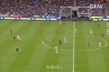 "Chiếu chậm" thất bại ê chề của MU trước tân binh Huddersfield