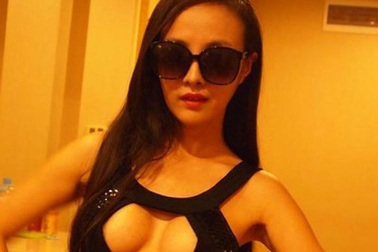 Mẹ con hotgirl Gan Lulu lại lộ loạt ảnh gây sốc