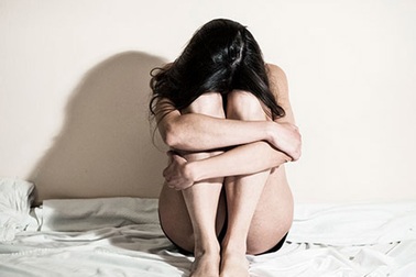 Chồng ghen vô cớ còn đánh tôi