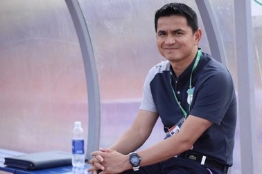 Kiatisuk ấn định thời điểm trở lại, không quan trọng chuyện đá cúp châu Á