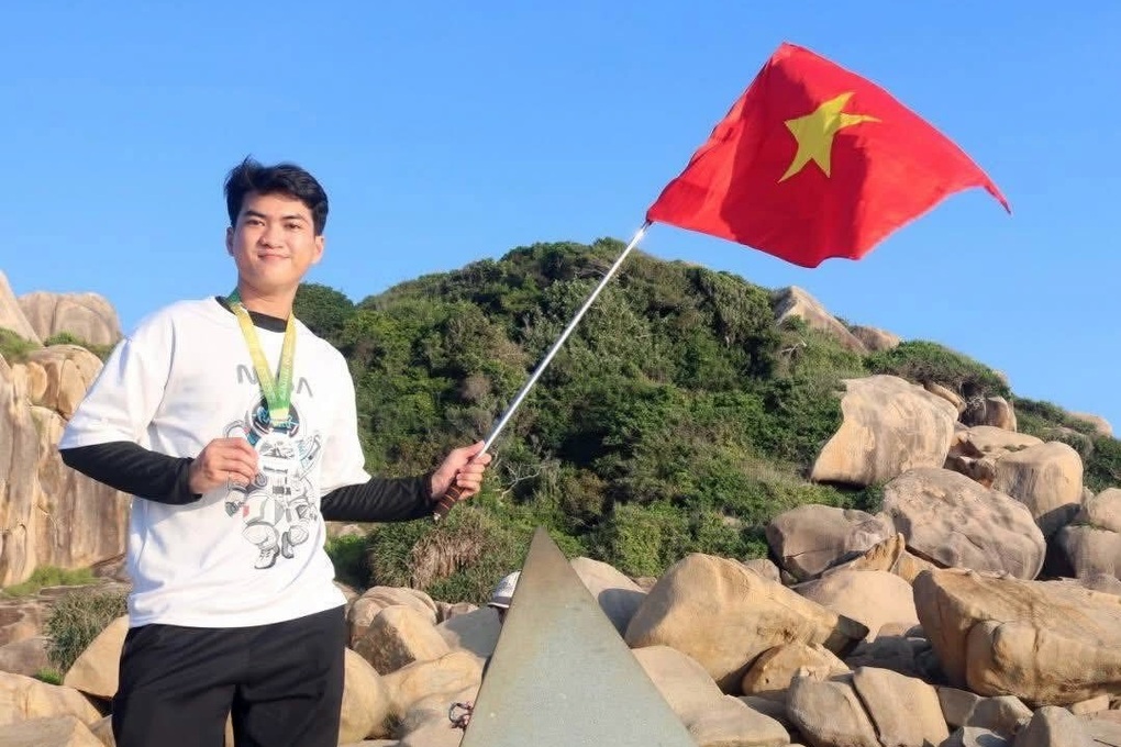 Đưa chó nghiệp vụ, flycam tìm kiếm thanh niên mất tích ở núi Hoàng Ngưu Sơn - 2