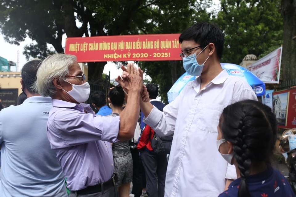 Bày tỏ về trân trọng cuộc sống, thí sinh khen đề Văn hay - 4 Bày tỏ về trân trọng cuộc sống, thí sinh khen đề Văn hay - 4