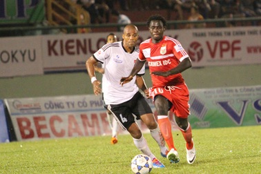 B.Bình Dương và HA Gia Lai bất phân thắng bại tại phố núi