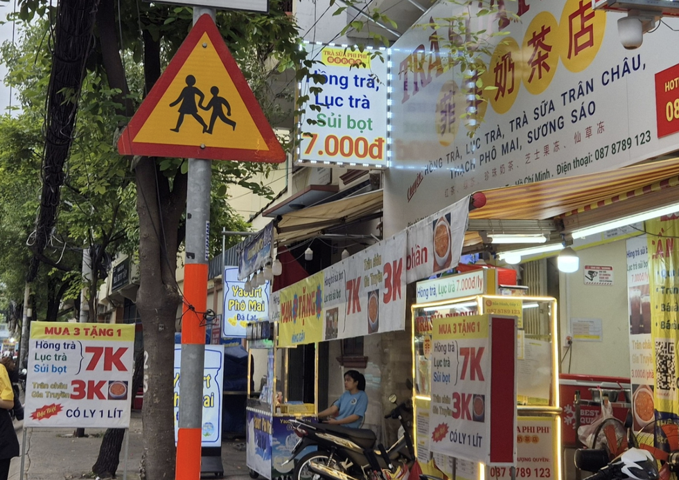 Superbilligt mjölkte för 7 000 VND/kopp Trà sữa siêu rẻ 7.000 đồng/ly “làm mưa làm gió” ở TPHCM, lộ điểm bất ngờ - 3