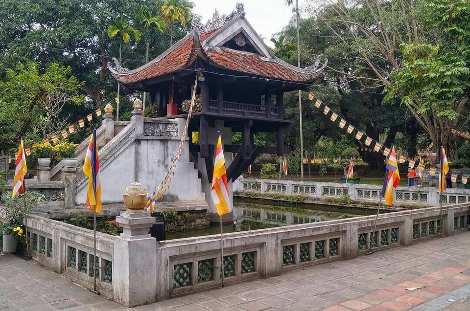 Ghé thăm 5 ngôi chùa nổi tiếng linh thiêng, cầu may mắn đầu năm ở Hà Nội - 2 Ghé thăm 5 ngôi chùa nổi tiếng linh thiêng, cầu may mắn đầu năm ở Hà Nội - 2