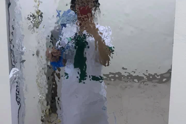 Mua gương dẻo dán tường Trung Quốc qua mạng và cái kết không nhịn được cười