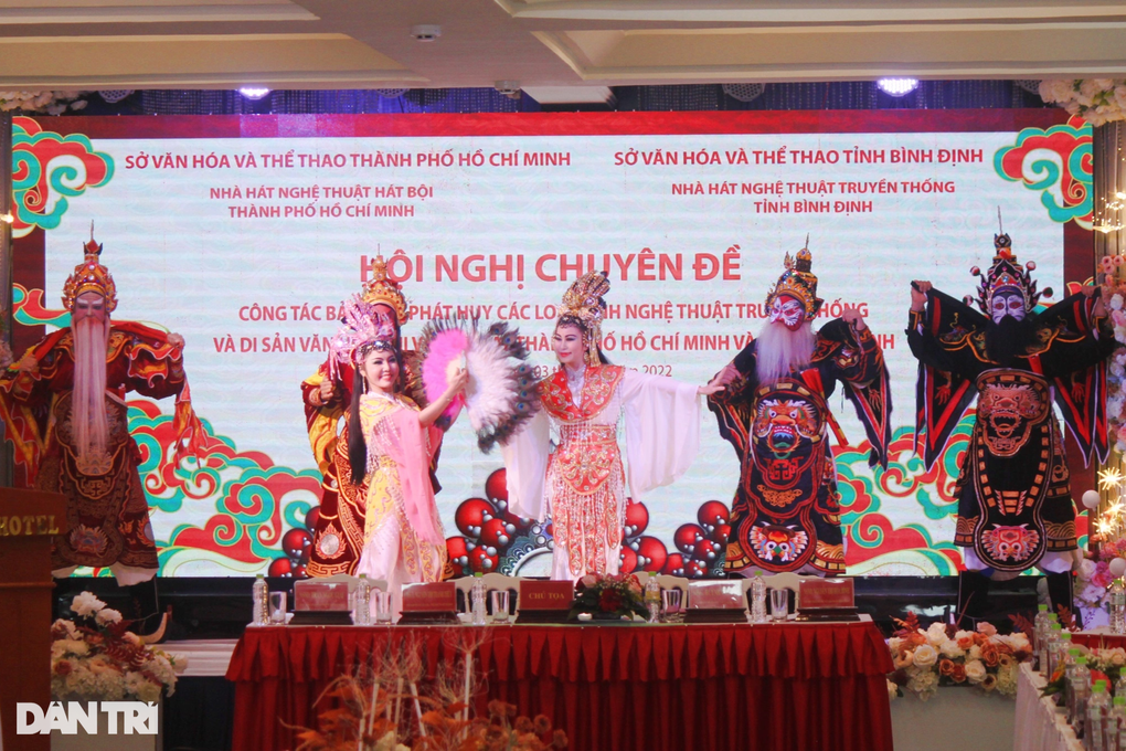 Bảo tồn, phát huy nghệ thuật tuồng, hát bội: Nghệ sĩ không đi xin đãi ngộ - 2 Bảo tồn, phát huy nghệ thuật tuồng, hát bội: Nghệ sĩ không đi xin đãi ngộ - 2