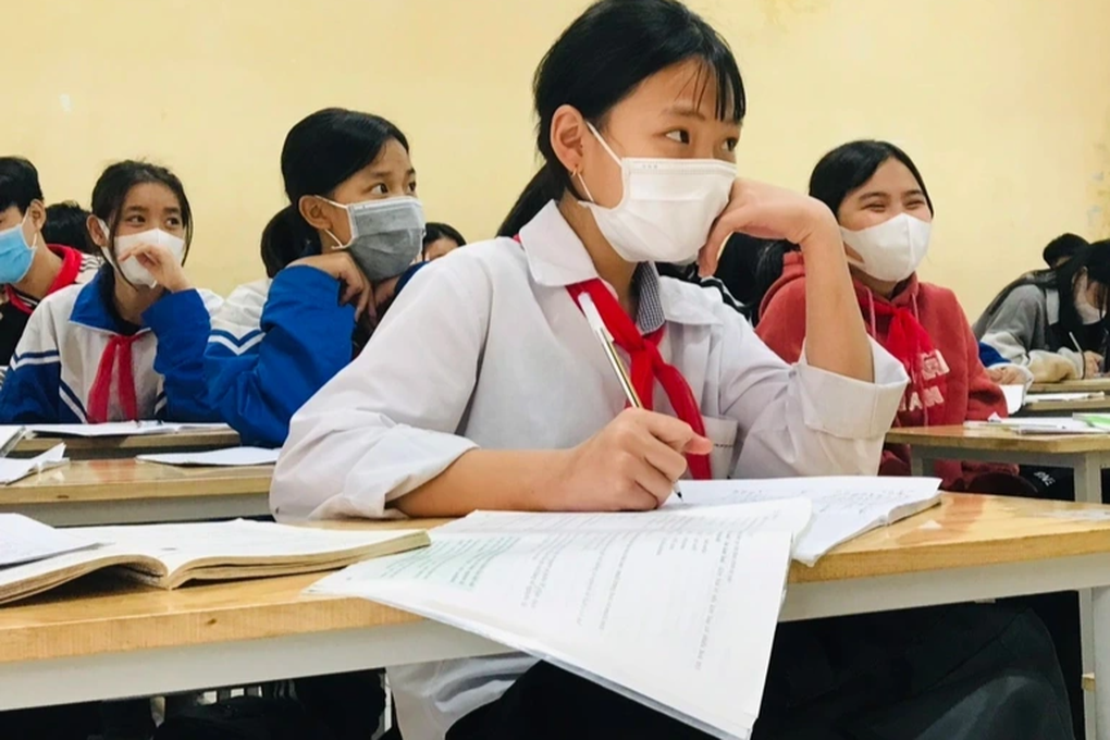 Nữ luật sư tiêu 50 triệu đồng/tháng dù đi xe máy, chồng cắt tóc cho vợ - 2