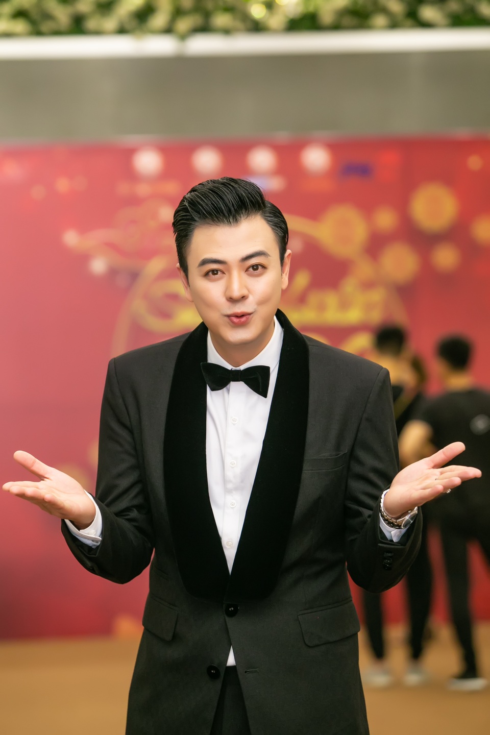 MC Mỹ Lan tươi tắn, rạng ngời dẫn chương trình cùng Tuấn Tú - 4 MC Mỹ Lan tươi tắn, rạng ngời dẫn chương trình cùng Tuấn Tú - 4