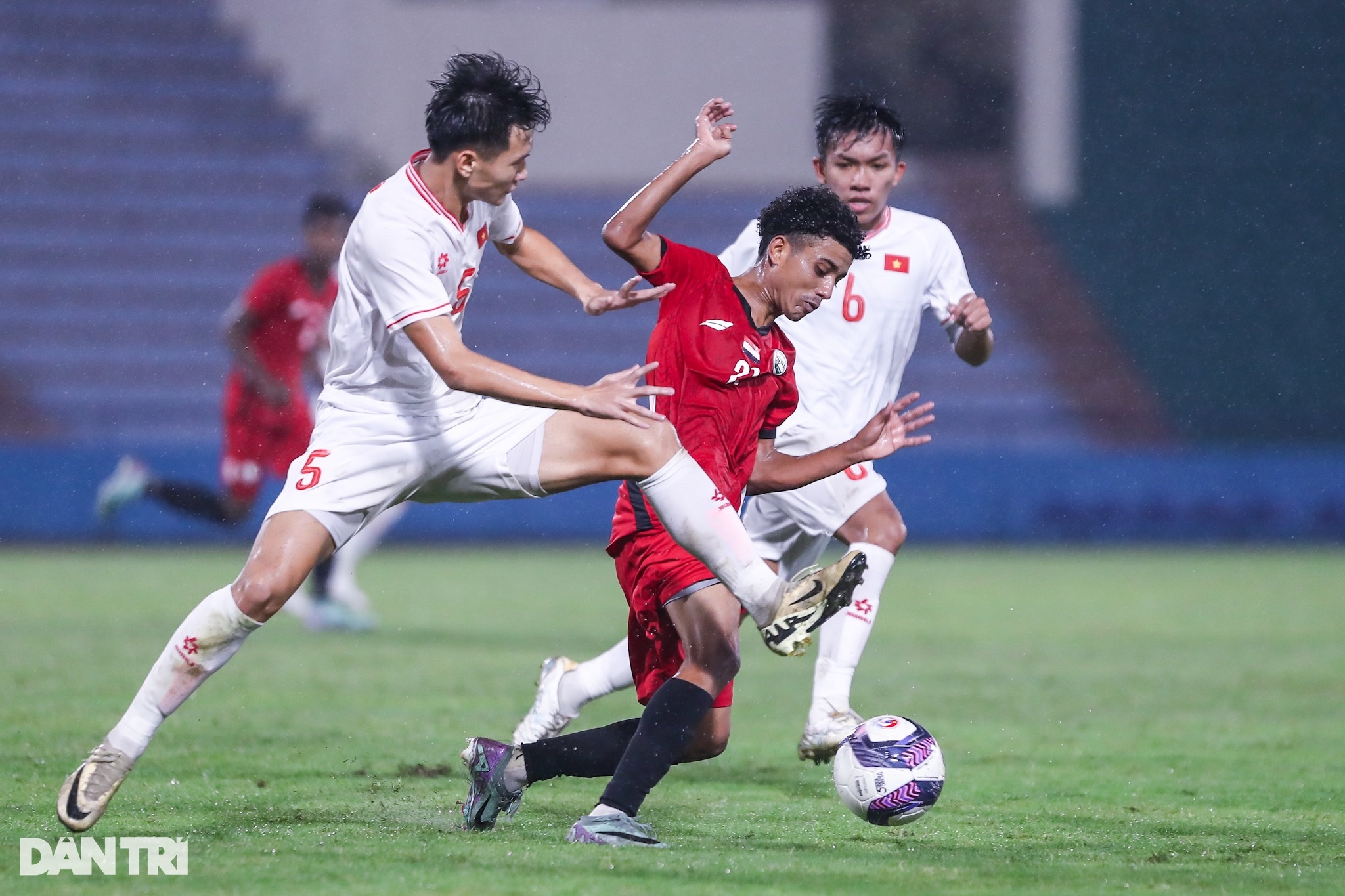 View - HLV Cristiano Roland: "Bóng đá Việt Nam sẽ thành công sau thời HLV Park" | Báo Dân trí