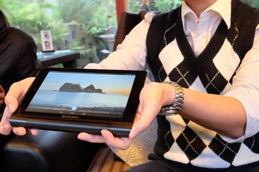 Yoga Tablet thiết kế “lạ”, giá rẻ ra mắt tại Việt Nam