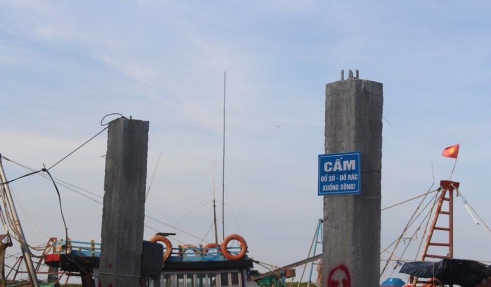 Cảng cá đứng trước nguy cơ bồi lắng vì hàng núi vỏ ốc bủa vây tại Nghệ An - 4 Cảng cá đứng trước nguy cơ bồi lắng vì hàng núi vỏ ốc bủa vây tại Nghệ An - 4