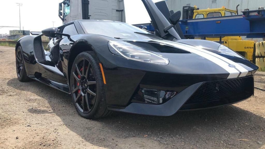 Lộ diện Ford GT thứ 3 về Việt Nam, khác màu xe của ông Đặng Lê Nguyên Vũ - 1 Lộ diện Ford GT thứ 3 về Việt Nam, khác màu xe của ông Đặng Lê Nguyên Vũ - 1