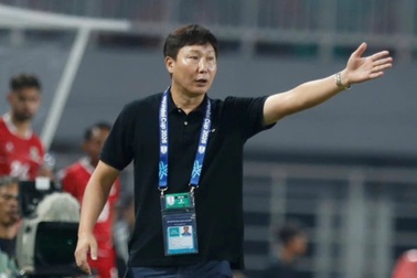 Báo Hàn Quốc: “HLV Kim Sang Sik vượt HLV Park Hang Seo, lập kỷ lục hiếm có”