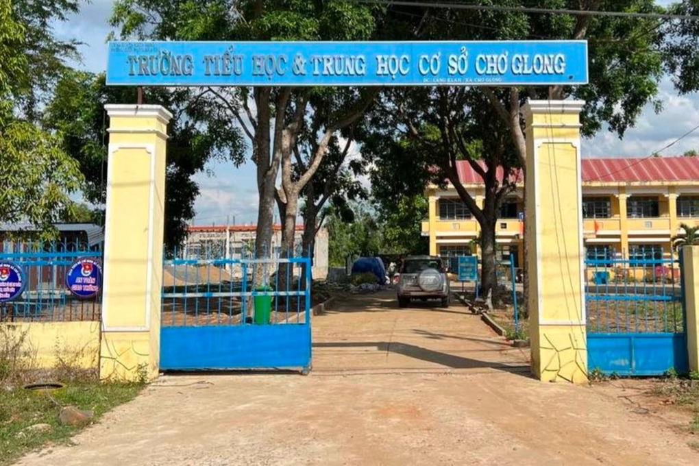 Nữ kế toán giả chữ ký hiệu trưởng, âm thầm nâng khống tiền lương - 1 Nữ kế toán giả chữ ký hiệu trưởng, âm thầm nâng khống tiền lương - 1