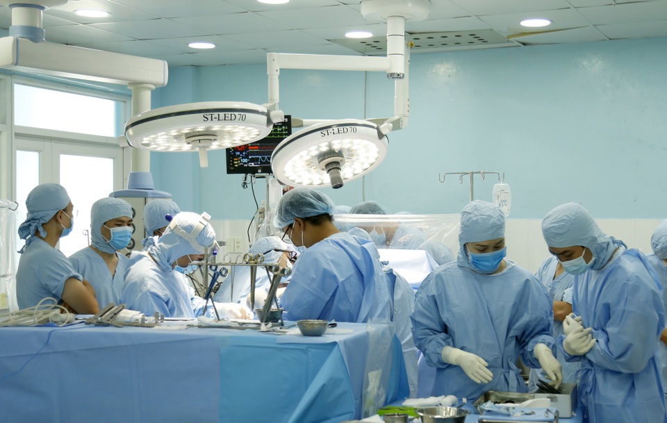 Phẫu thuật bắc cầu mạch vành “sống” trên bệnh nhân ung thư - 1 Phẫu thuật bắc cầu mạch vành “sống” trên bệnh nhân ung thư - 1