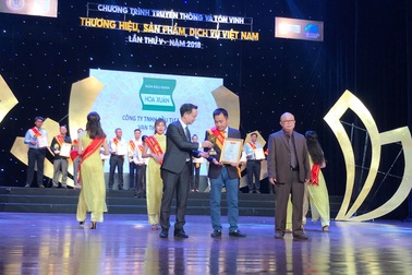 “Mầm Đậu nành Hoa Xuân lot top 100 thương hiệu dẫn đầu Việt Nam 2018”