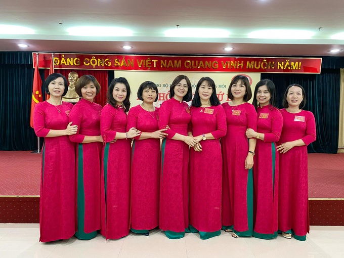 Phát động phụ nữ cả nước mặc áo dài - Ảnh 2. Phát động phụ nữ cả nước mặc áo dài - Ảnh 2.