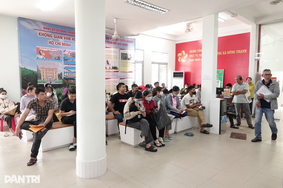 Lãnh đạo xã gần 200.000 dân kể chuyện bữa trưa tay làm hàm nhai ở công sở - 4