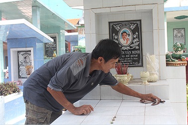 Người canh “giấc ngủ” cho hàng trăm nghệ sĩ tại Sài Gòn