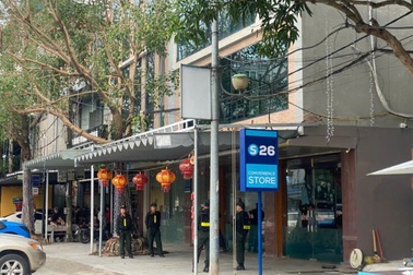 Cảnh sát xuất hiện tại nhà riêng của một doanh nhân nổi tiếng ở Thanh Hóa