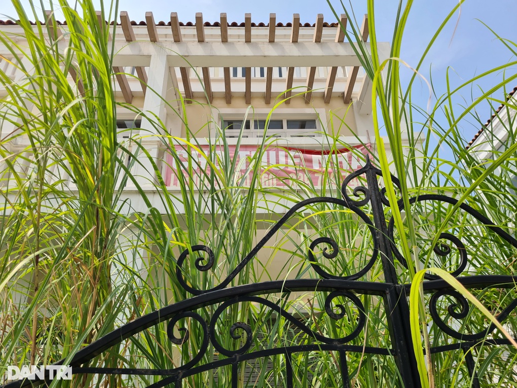 Bất động sản phát mãi ế, con nợ vẫn muốn giữ giá cao - 2 Bất động sản phát mãi ế, con nợ vẫn muốn giữ giá cao - 2