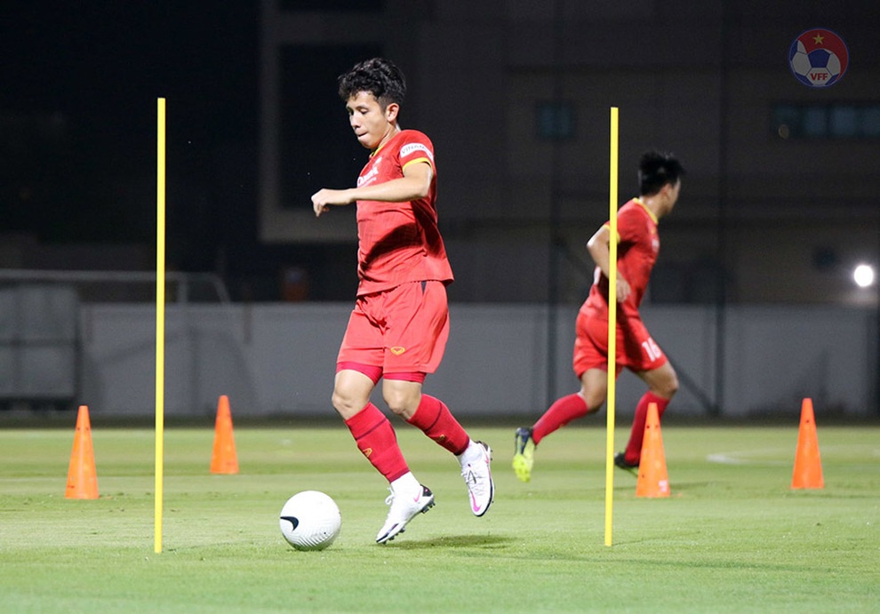 HLV Park Hang Seo truyền bí kíp cho người đóng thế Lee Young Jin - 3 HLV Park Hang Seo truyền bí kíp cho người đóng thế Lee Young Jin - 3