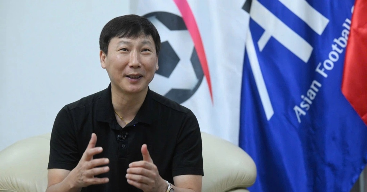 HLV Kim Sang Sik: “Tôi sợ làm mang tiếng HLV Park Hang Seo ở Việt Nam”