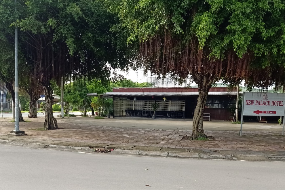 Ngày đầu thực hiện Chỉ thị 16: Đường Miền Tây vắng vẻ, hàng quán im lìm - 6 Ngày đầu thực hiện Chỉ thị 16: Đường Miền Tây vắng vẻ, hàng quán im lìm - 6