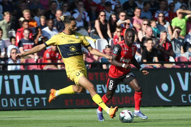 HLV Pau FC tức giận sau khi đội nhà thảm bại