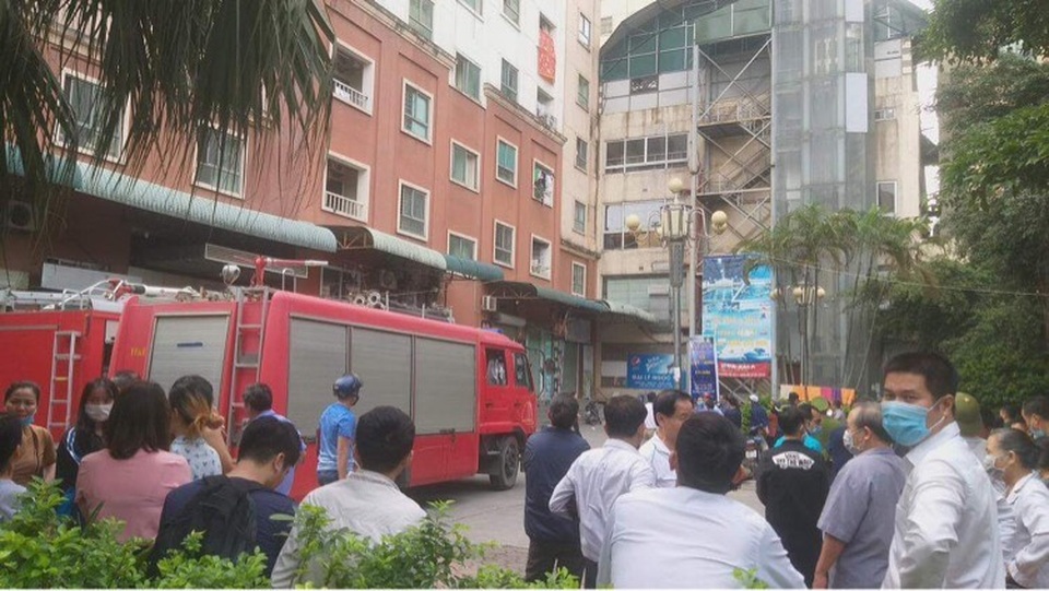 Hà Nội: Cháy tại tầng 13 chung cư Xa La - 2 Hà Nội: Cháy tại tầng 13 chung cư Xa La - 2