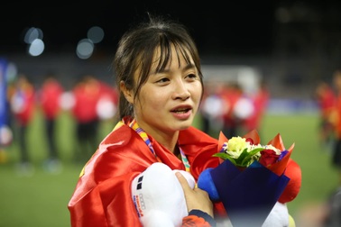 Ngỡ ngàng vẻ đẹp nữ tuyển thủ Việt Nam giành HCV SEA Games 30