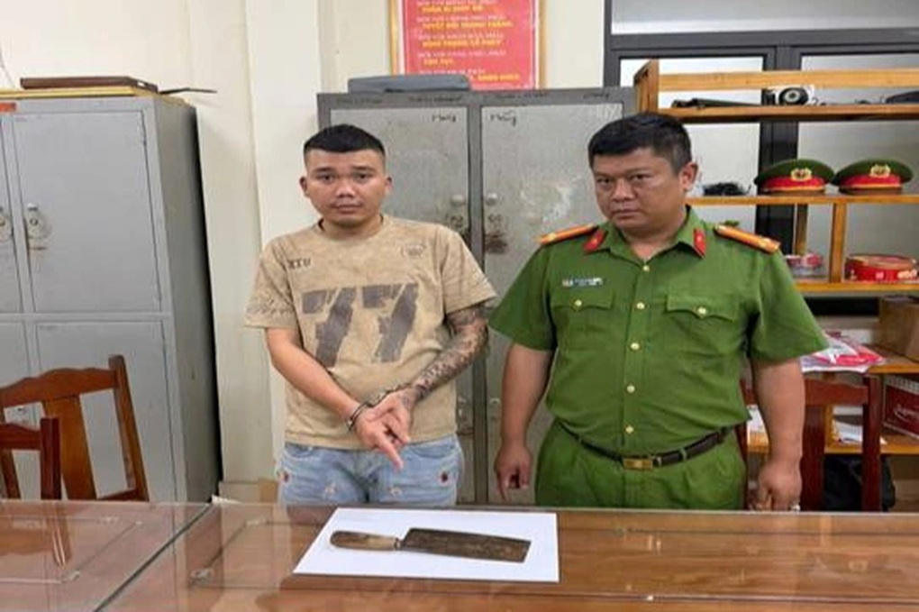 Mâu thuẫn trong lúc nhậu, thanh niên dùng dao chém trọng thương 3 người - 1
